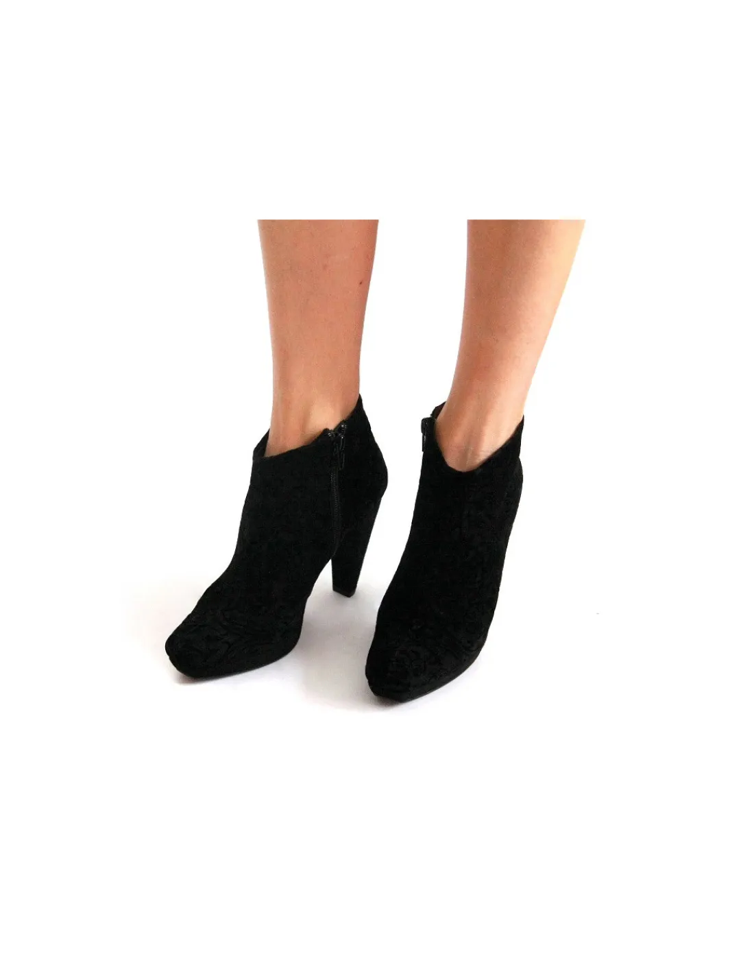 carmen_poveda__botki_natu_3.webp Damskie Carmen Poveda botki, naturalny zamsz tloczony w barokowe wzory, platforma i stabilne obcasy