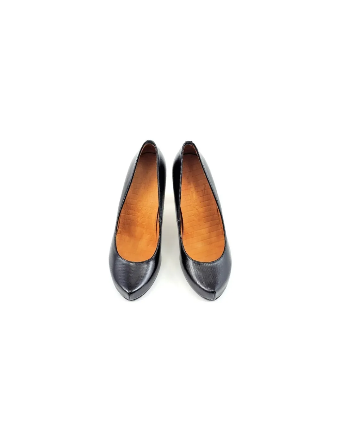 chie_mihara__czolenka_cza_5-1.webp Damskie Chie Mihara czolenka, czarna lakierowana skora ze struktura i zlote obcasy