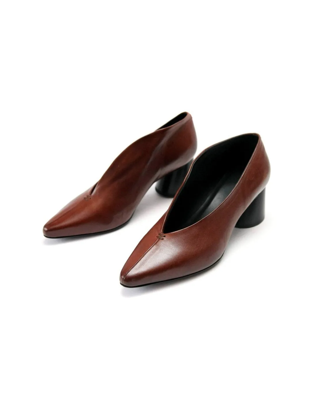 Damskie Halmanera czolenka brazowa skora vintage, niewysokie stabilne obcasy, asymetria