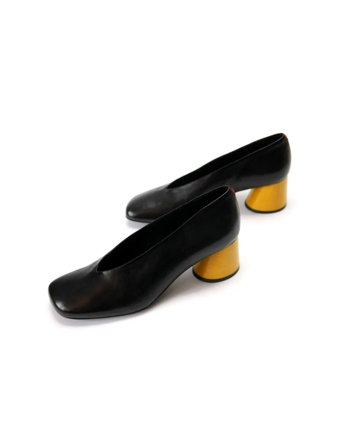 Damskie Halmanera czolenka, zgrabne wyciecie, czarna owcza miekka skora i zolte obcasy