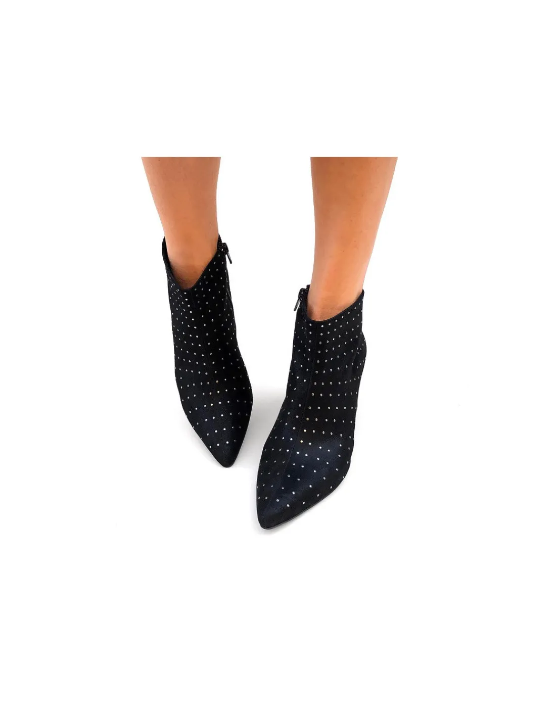 hogl_botki_ze_skory_nubuk_3.webp Damskie HOGL botki ze skory nubuk z malutkimi dzetami od Swarovski, z noskiem w szpic na wygodnych stabilnych obcasach