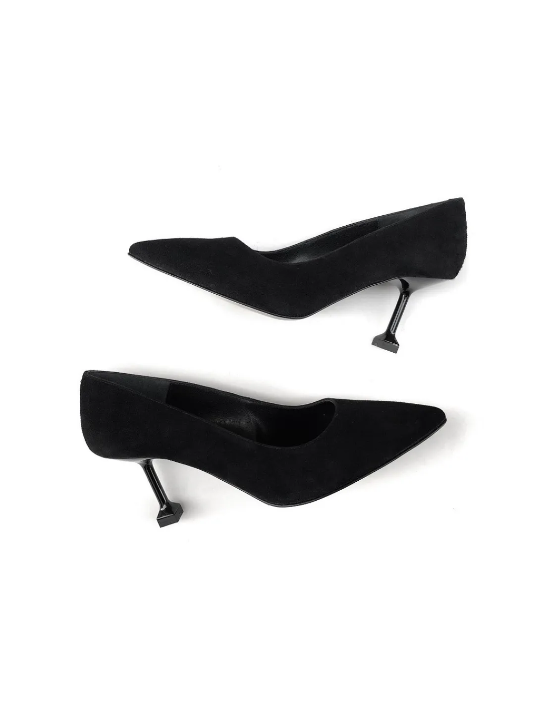 marisa_rey__czolenka_z_cz_6.webp Damskie Marisa Rey czolenka z czarnej skory zamszowej, minimalistyczna forma i unikatowe obcasy