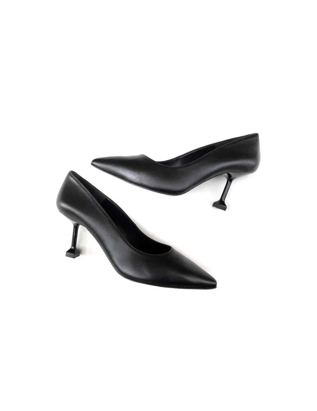 marisa_rey_czolenka_minim_6.webp Damskie Marisa Rey czolenka minimalistyczne, czarna skora licowa i unikatowe obcasy
