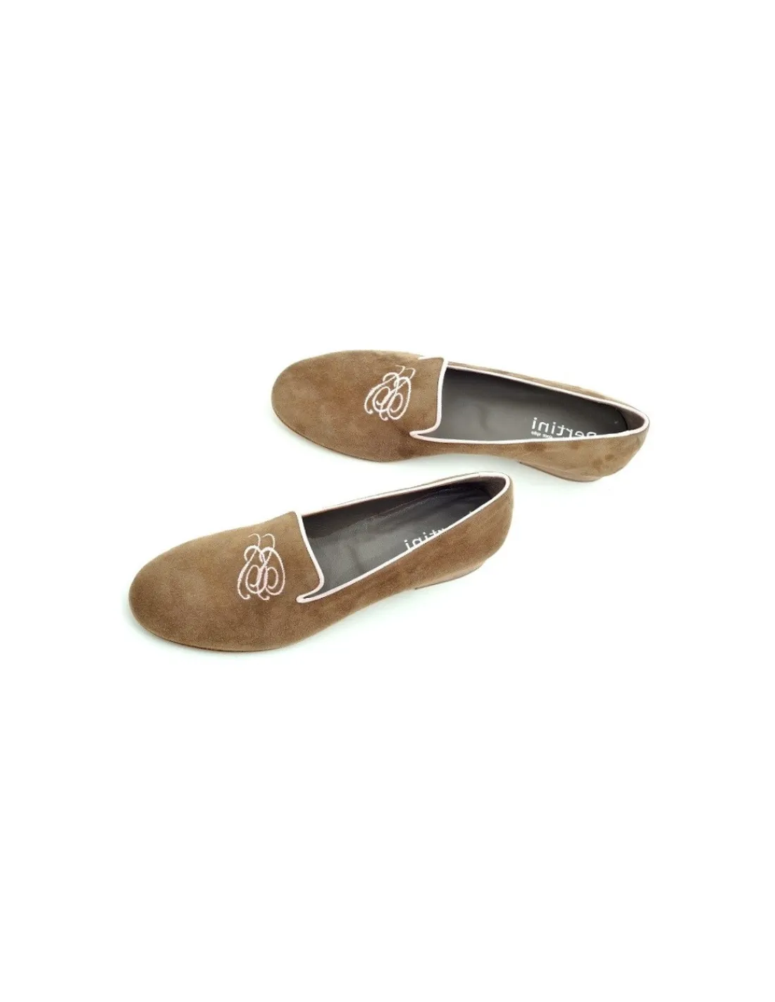 Damskie Pertini loafers z zamszowej naturalnej skory wykonczony rozowa lamowka z haftem logo marki