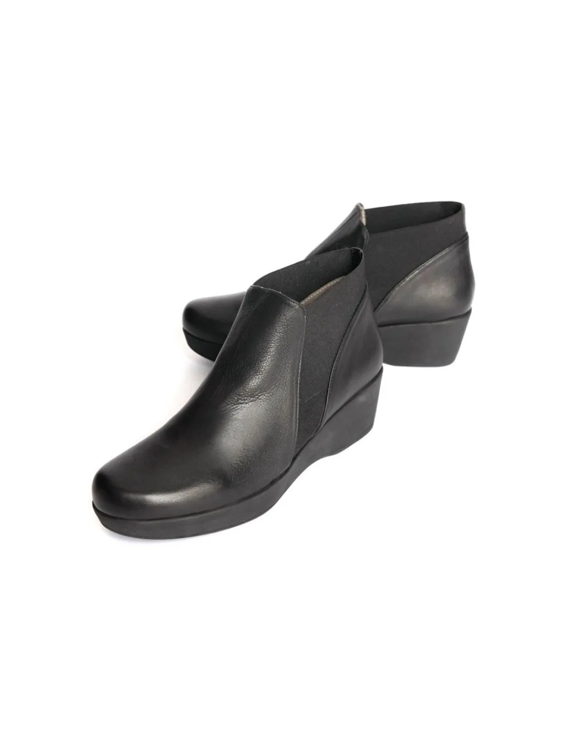 unisa_botki_sztyblety__cz_2.webp Damskie Unisa botki, sztyblety czarne skorzane na niewysokiej gumowej platformie